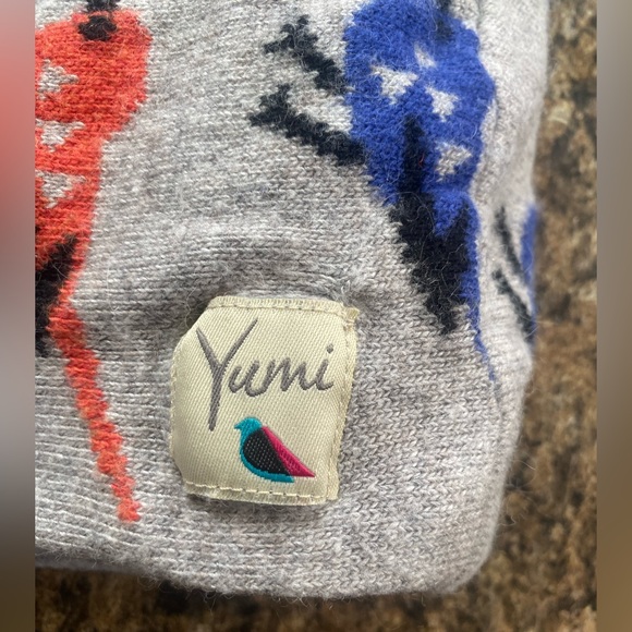 Yumi Gray Scarf with Bird Pattern Infinity Scarf - Picture 3 of 4